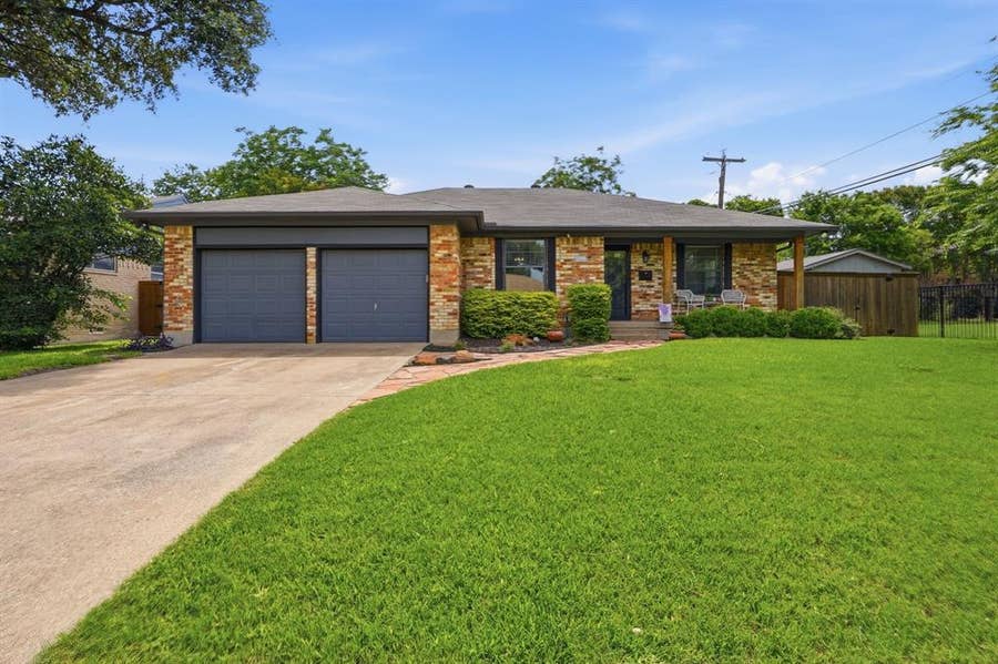 Property photo for 5808 Sunnywood Drive, Dallas, TX
