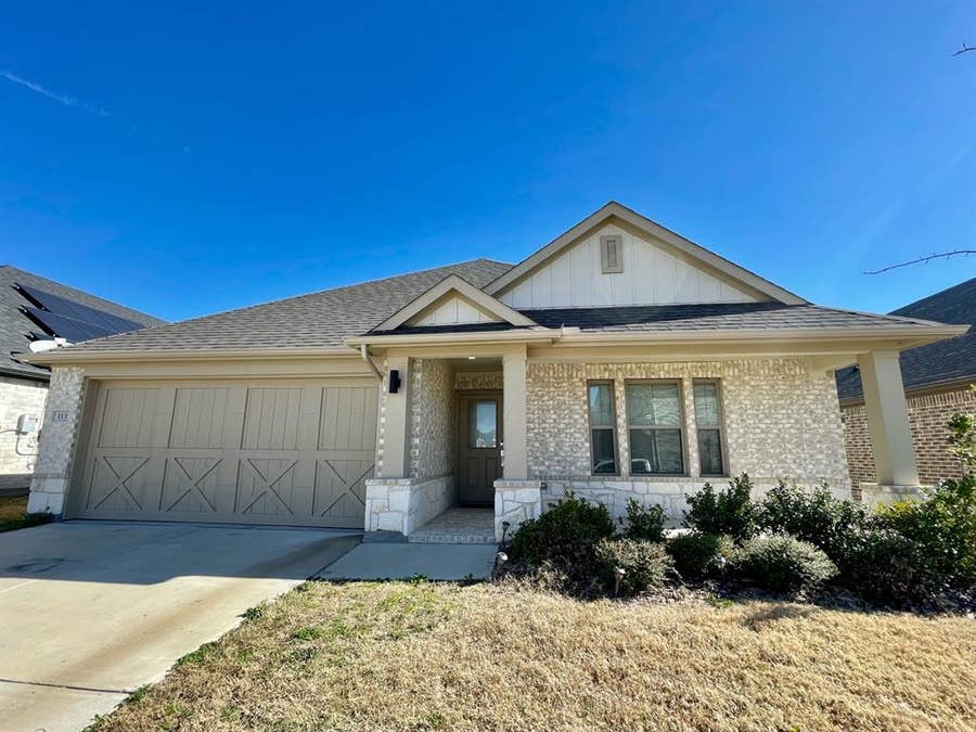 Property photo for 113 Arrow Wood Road, Waxahachie, TX