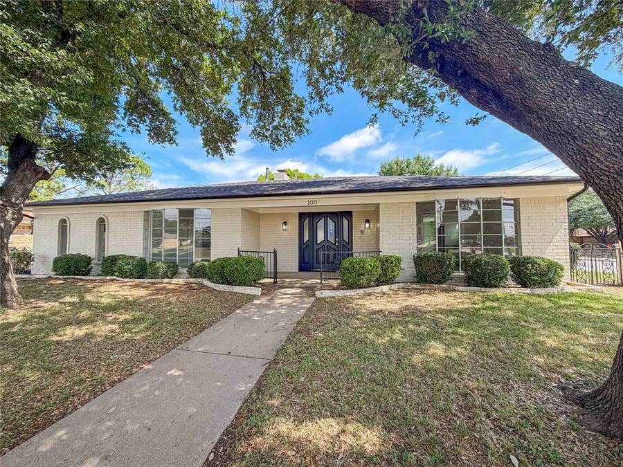 Property photo for 100 W Pleasantview Drive, Hurst, TX