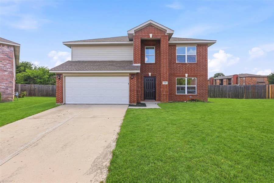Property photo for 7301 Moon Ridge Court, Fort Worth, TX