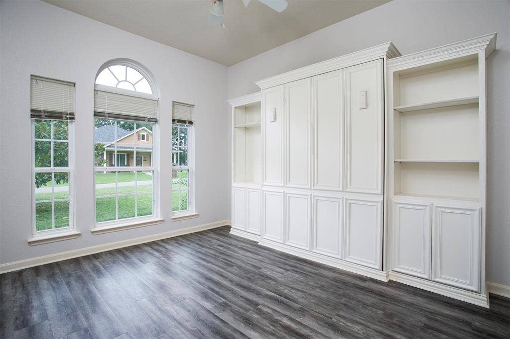 21750 Lakewood Lane, Chandler, TX 75758 @nd Guest Bedroom or office with built-ins