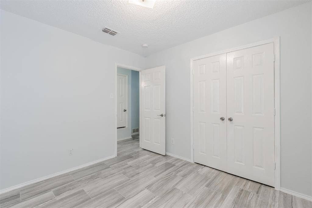 2709 Brittany Drive, Euless, TX 76039 2709 Brittany Drive, Euless, TX 76039