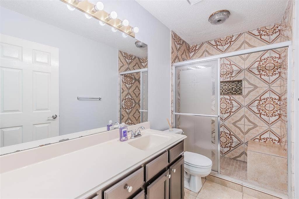 2709 Brittany Drive, Euless, TX 76039 2709 Brittany Drive, Euless, TX 76039