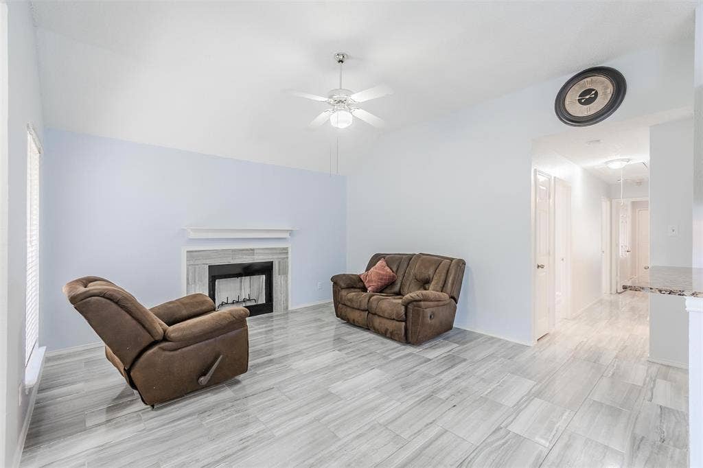 2709 Brittany Drive, Euless, TX 76039 2709 Brittany Drive, Euless, TX 76039