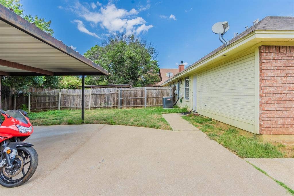 2709 Brittany Drive, Euless, TX 76039 2709 Brittany Drive, Euless, TX 76039