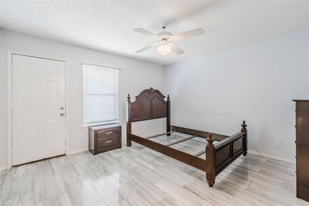2709 Brittany Drive, Euless, TX 76039 2709 Brittany Drive, Euless, TX 76039