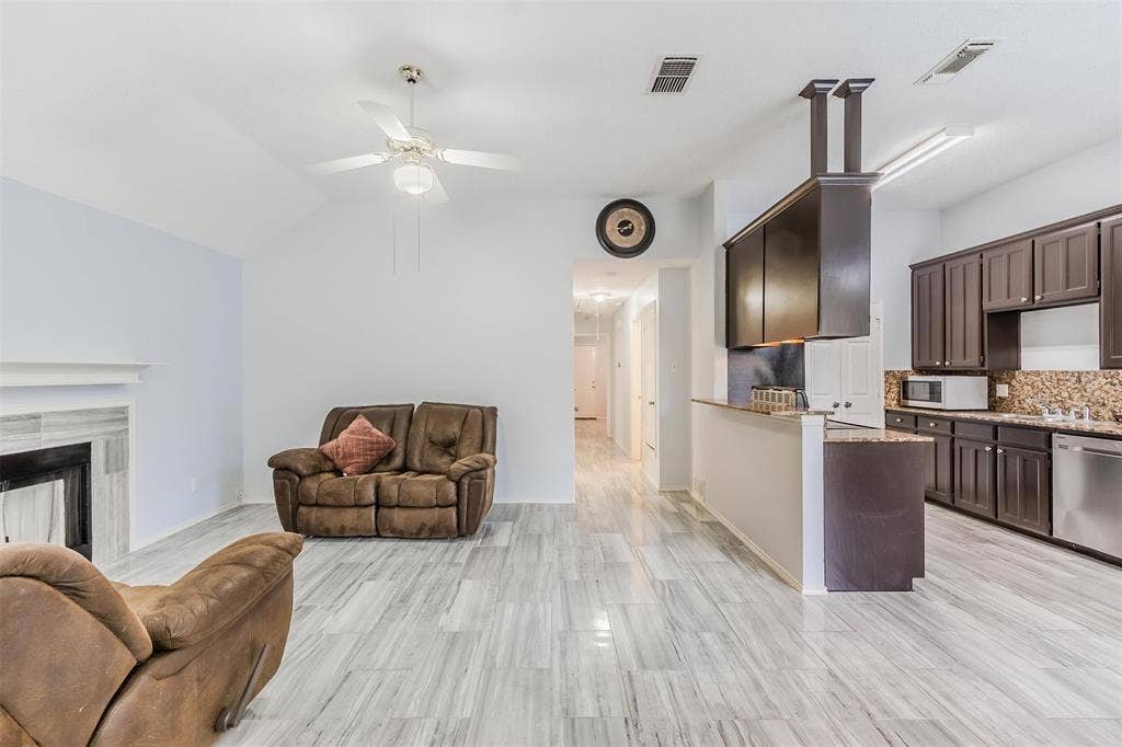 2709 Brittany Drive, Euless, TX 76039 2709 Brittany Drive, Euless, TX 76039