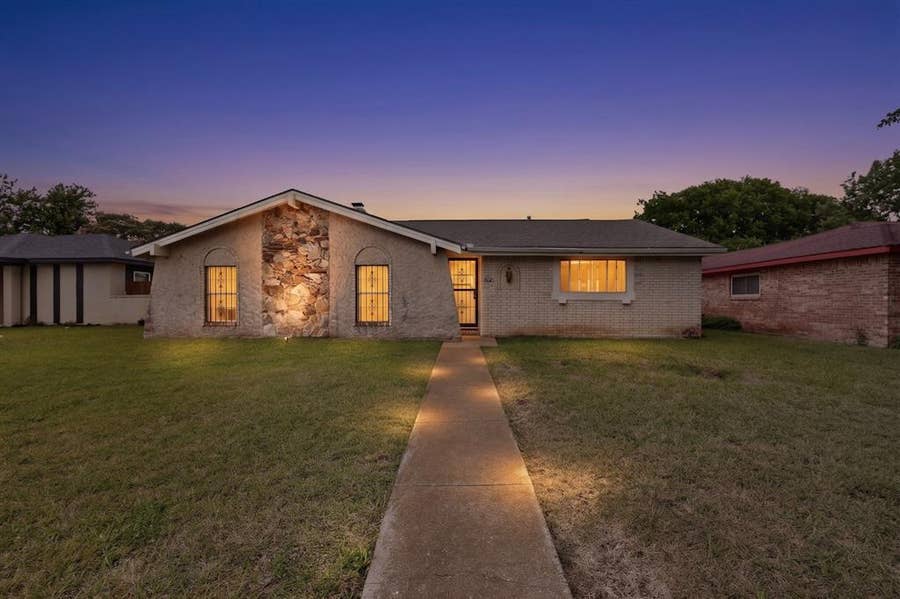 Property photo for 821 Cherry Hills Drive, Lancaster, TX