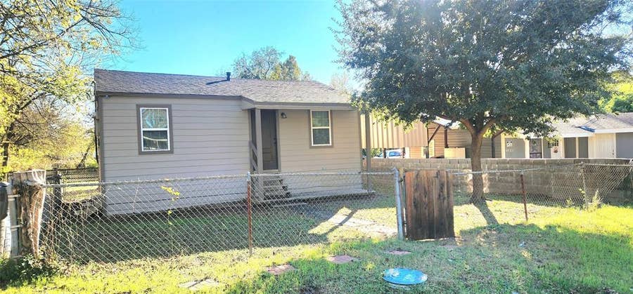 Property photo for 8525 Oak Haven Lane, Dallas, TX
