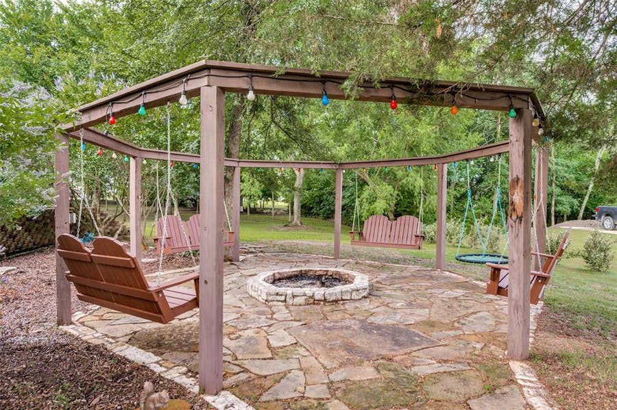 Property photo for 107 Meadow View Drive, McKinney, TX