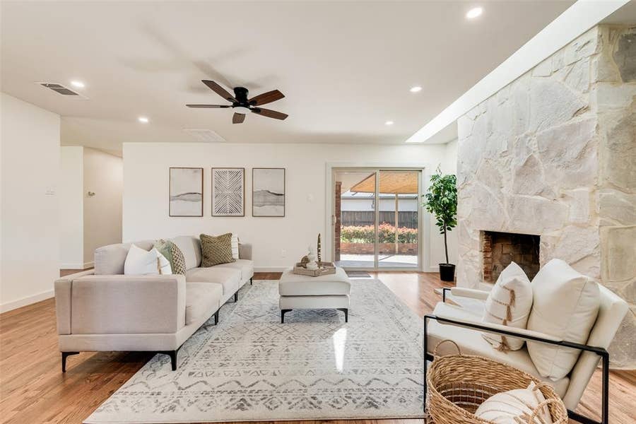 Property photo for 3106 Sharpview Lane, Dallas, TX
