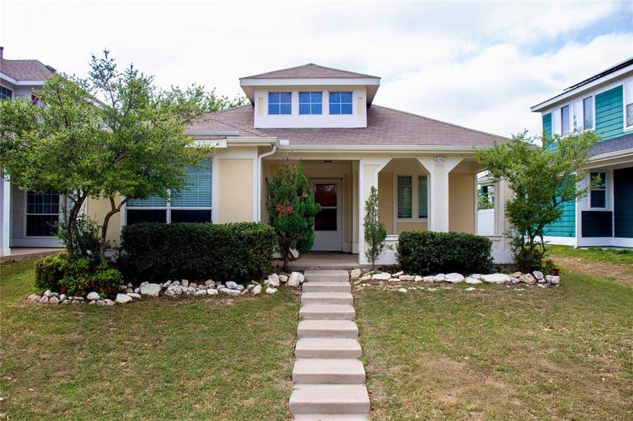 Property photo for 10921 Colonial Heights Lane, Fort Worth, TX