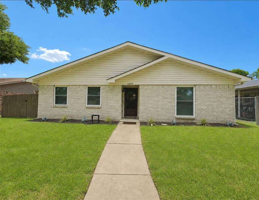 Property photo for 2633 Dove Meadow Drive, Garland, TX