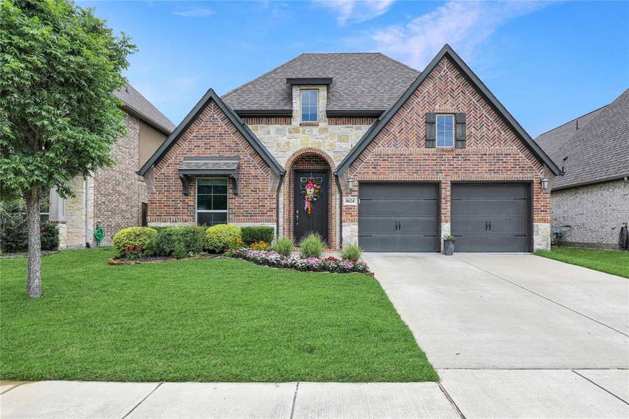 Property photo for 8624 Lake Arrowhead Trail, McKinney, TX
