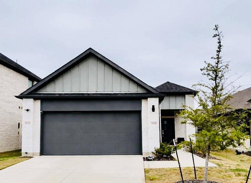 Property photo for 3810 Murvaul Drive, Farmersville, TX