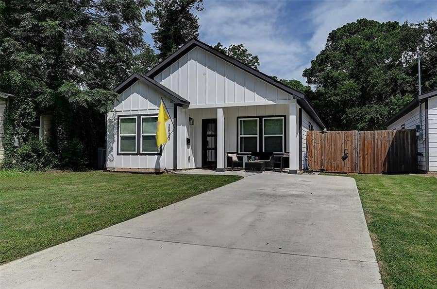 Property photo for 2823 Farragut Street, Dallas, TX