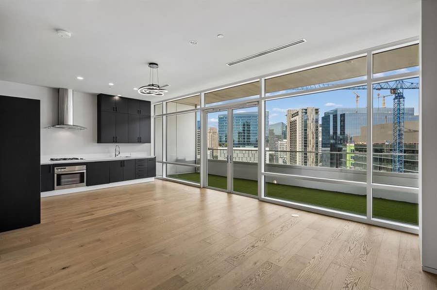 Property photo for 2430 Victory Park Lane, #1906, Dallas, TX