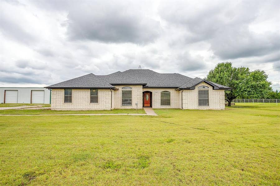 Property photo for 1050 Hampel Road, Palmer, TX