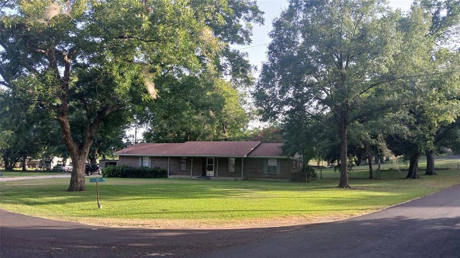 Property photo for 8530 Choctaw Drive, Kemp, TX