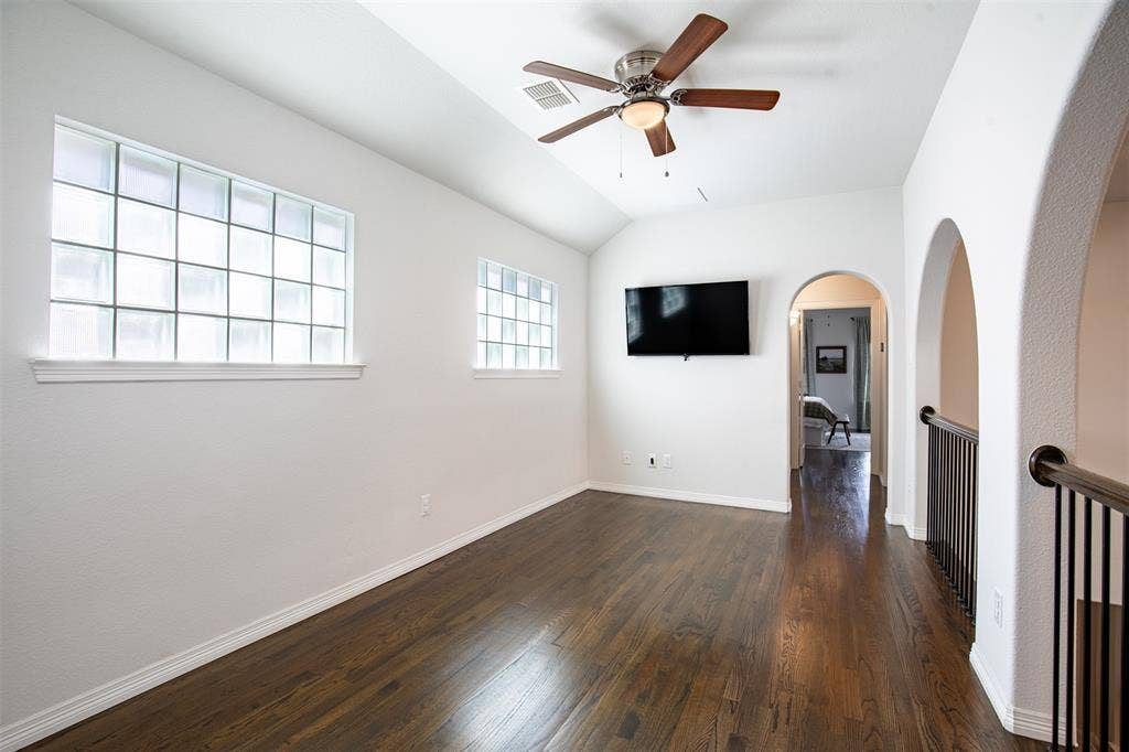 7405 Collin Mckinney Parkway, McKinney, TX 75070 Flex space on 2nd floor. Between 2nd bathroom and Master bedroom.