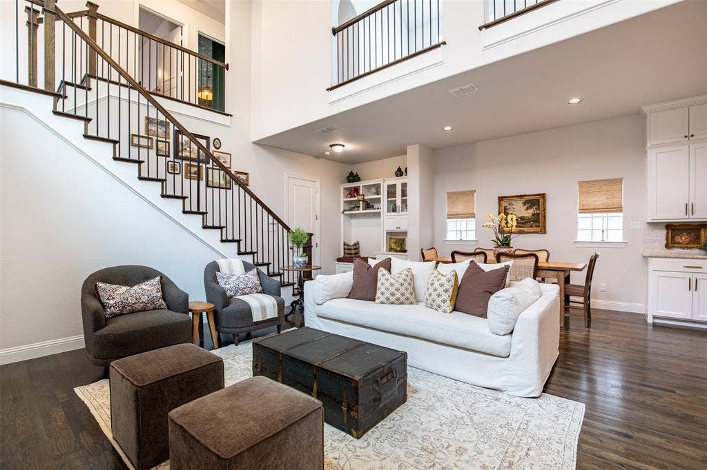 7405 Collin Mckinney Parkway, McKinney, TX 75070 Open-concept living and dining space