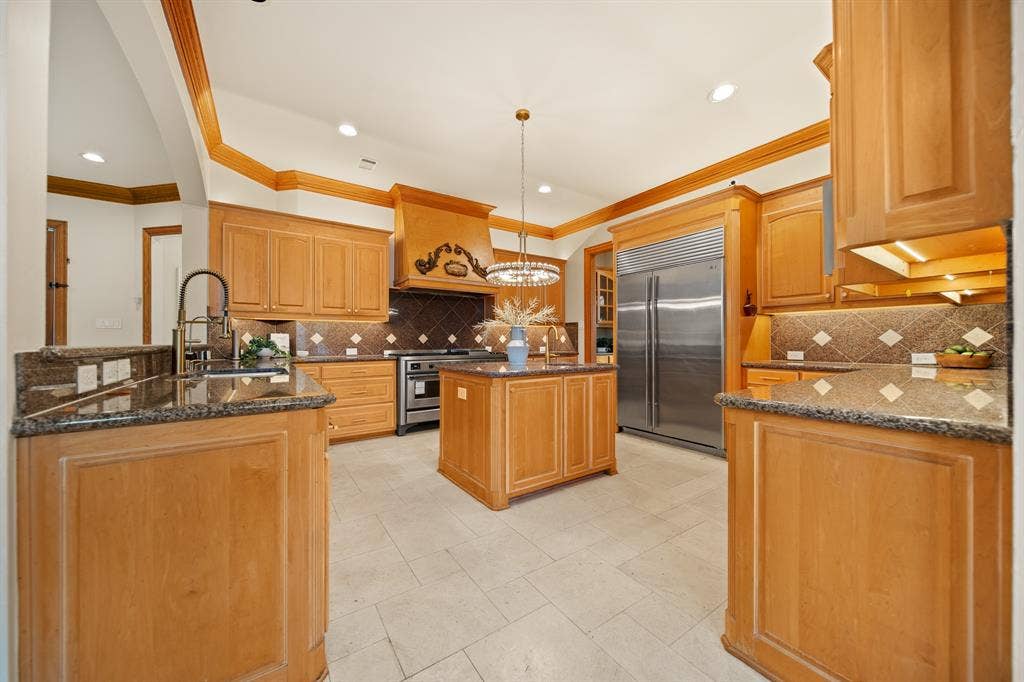 6420 Riverside Drive, Plano, TX 75024 6420 Riverside Drive, Plano, TX 75024