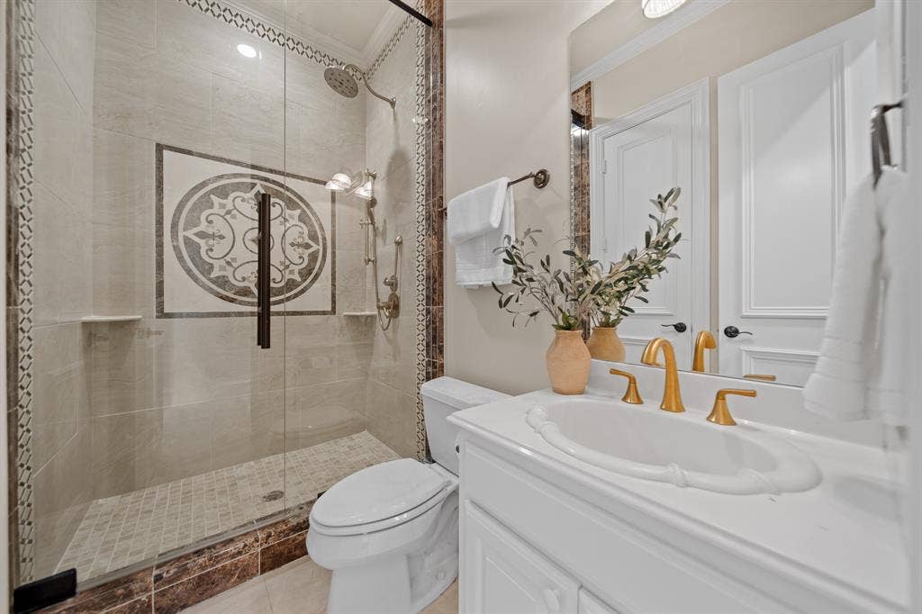 6420 Riverside Drive, Plano, TX 75024 6420 Riverside Drive, Plano, TX 75024