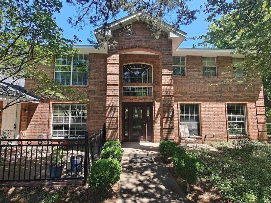 Property photo for 5210 Cliff Haven Drive, Dallas, TX