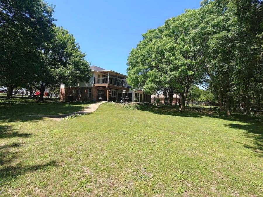 Property photo for 5210 Cliff Haven Drive, Dallas, TX