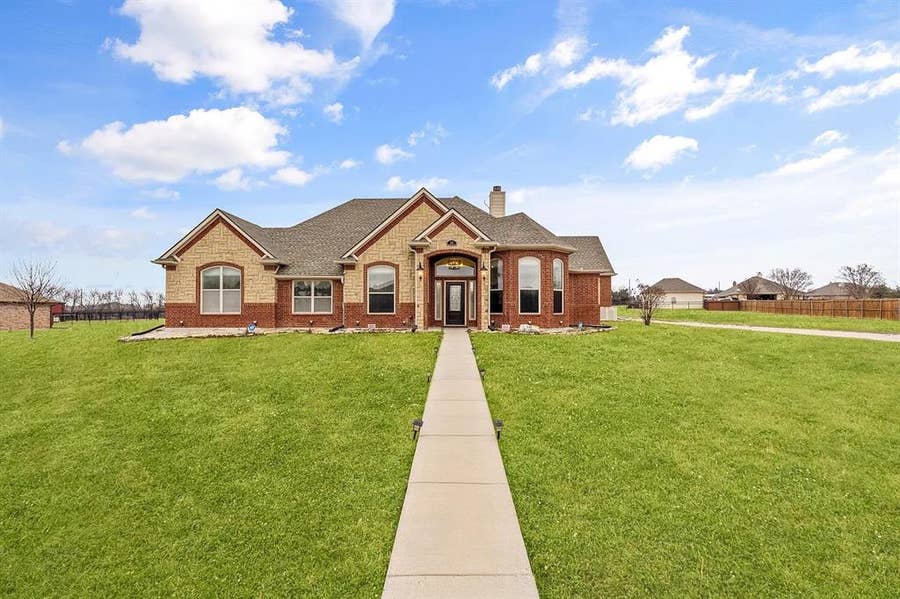 Property photo for 341 Pecan Court, Nevada, TX