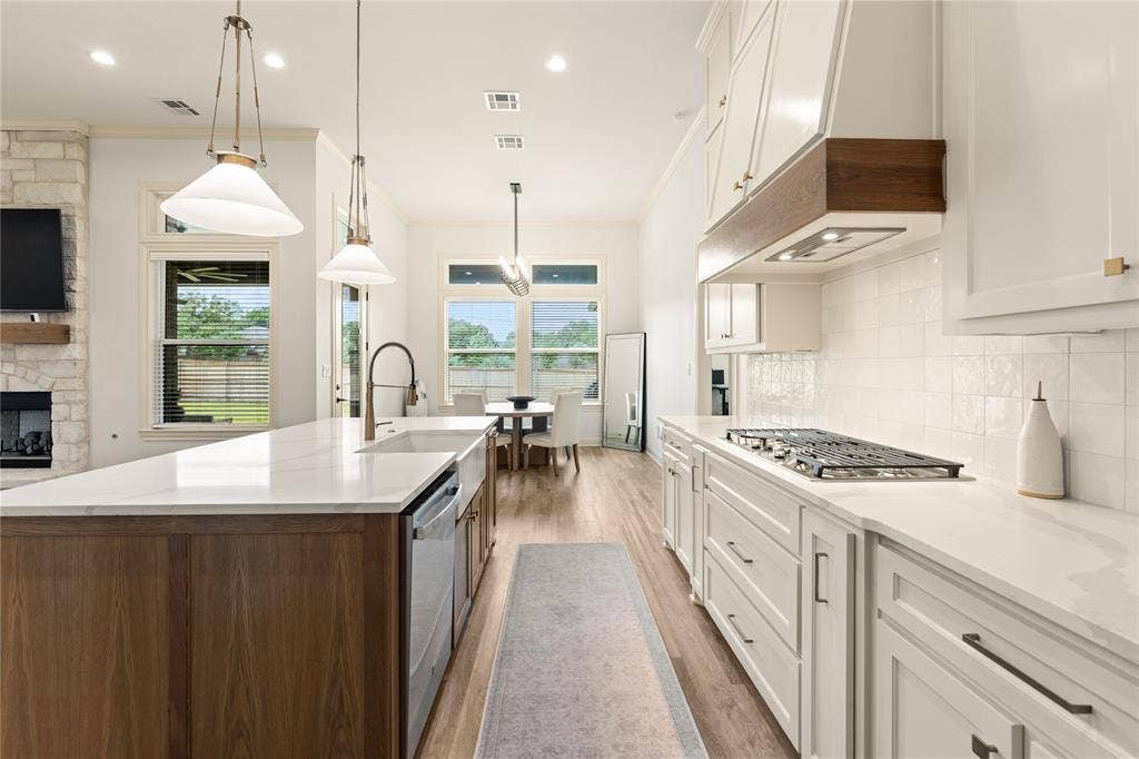 13076 Rainier Drive, Woodway, TX 76712 13076 Rainier Drive, Woodway, TX 76712