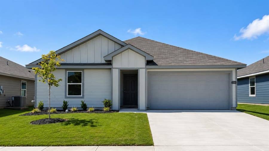 Property photo for 2205 BAKERSFIELD Drive, Fort Worth, TX