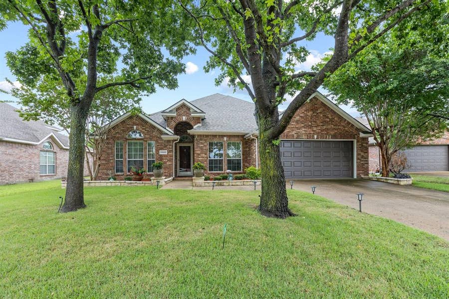 Property photo for 10802 Saint Annes Drive, Rowlett, TX