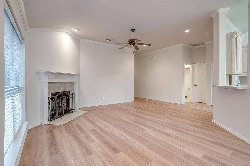 129 Hirth Drive, Crowley, TX 76036 129 Hirth Drive, Crowley, TX 76036