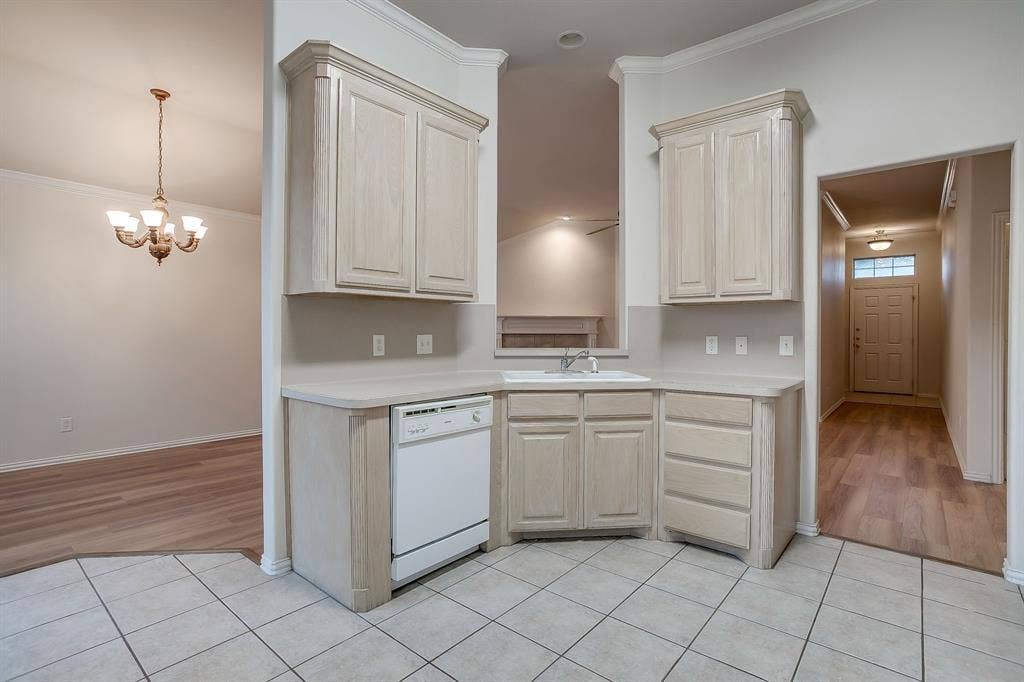 129 Hirth Drive, Crowley, TX 76036 129 Hirth Drive, Crowley, TX 76036