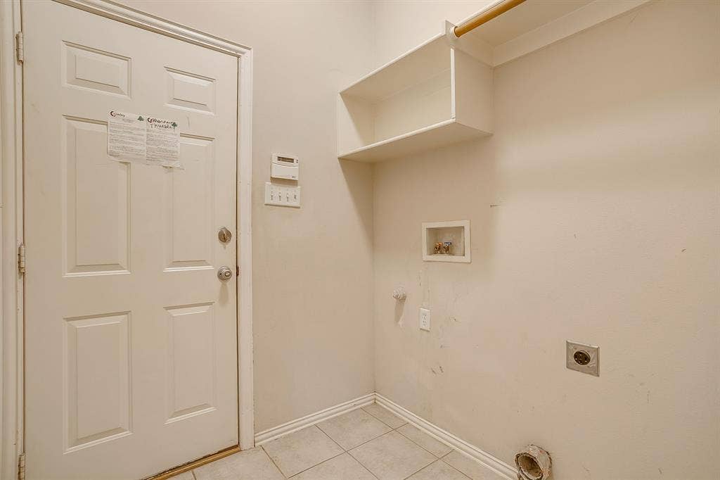 129 Hirth Drive, Crowley, TX 76036 129 Hirth Drive, Crowley, TX 76036