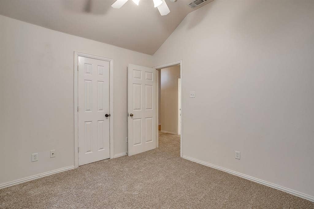 129 Hirth Drive, Crowley, TX 76036 129 Hirth Drive, Crowley, TX 76036