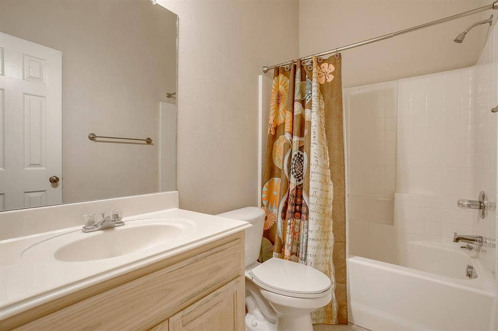 129 Hirth Drive, Crowley, TX 76036 129 Hirth Drive, Crowley, TX 76036