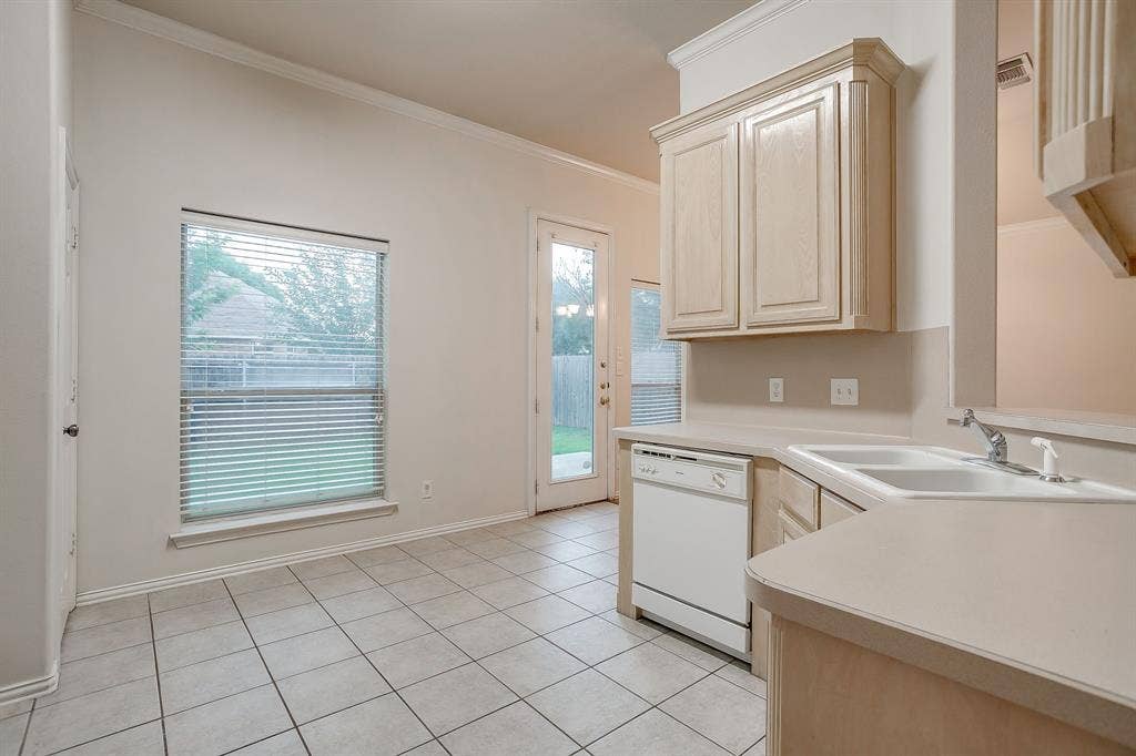 129 Hirth Drive, Crowley, TX 76036 129 Hirth Drive, Crowley, TX 76036