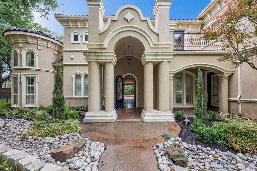 Property photo for 2101 Miracle Point Drive, Southlake, TX