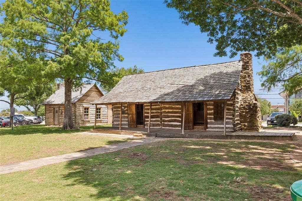 1120 S Pine Street, Grapevine, TX 76051 History preserved on Historic Main Street