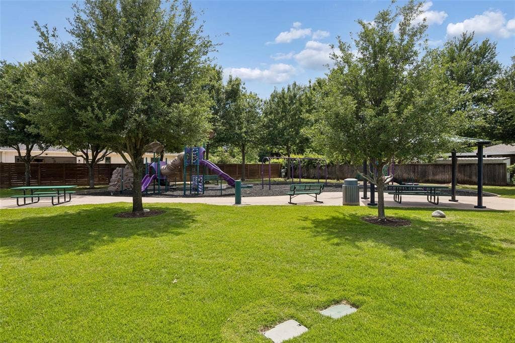 1120 S Pine Street, Grapevine, TX 76051 Bellaire Park, located just down Pine St, is a quiet, well-maintained neighborhood park.