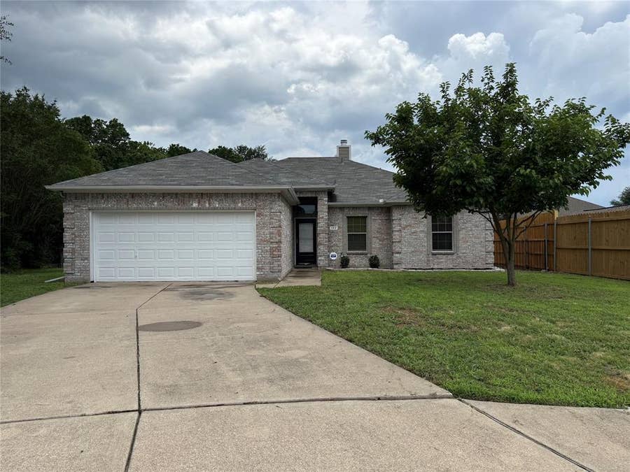 Property photo for 102 Paloma Circle, Terrell, TX