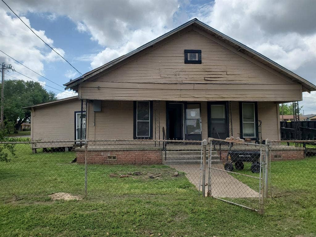 414 Barker Street, Athens, TX 75751 414 Barker Street, Athens, TX 75751