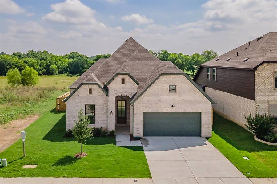Property photo for 160 Rockin River Drive, Fort Worth, TX
