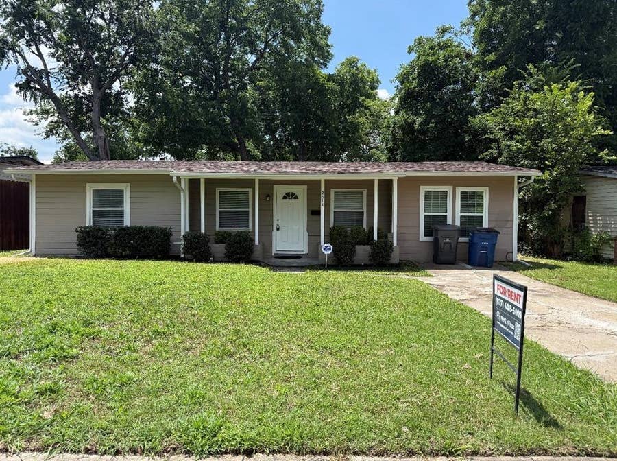 Property photo for 2518 Winthrop Drive, Dallas, TX