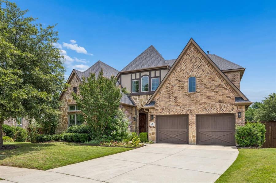 Property photo for 134 Santa Rosa Way, Irving, TX