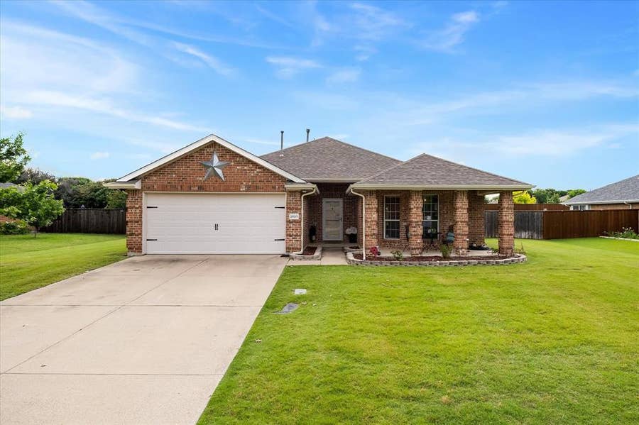 Property photo for 2800 Stoney Hollow Lane, Rockwall, TX