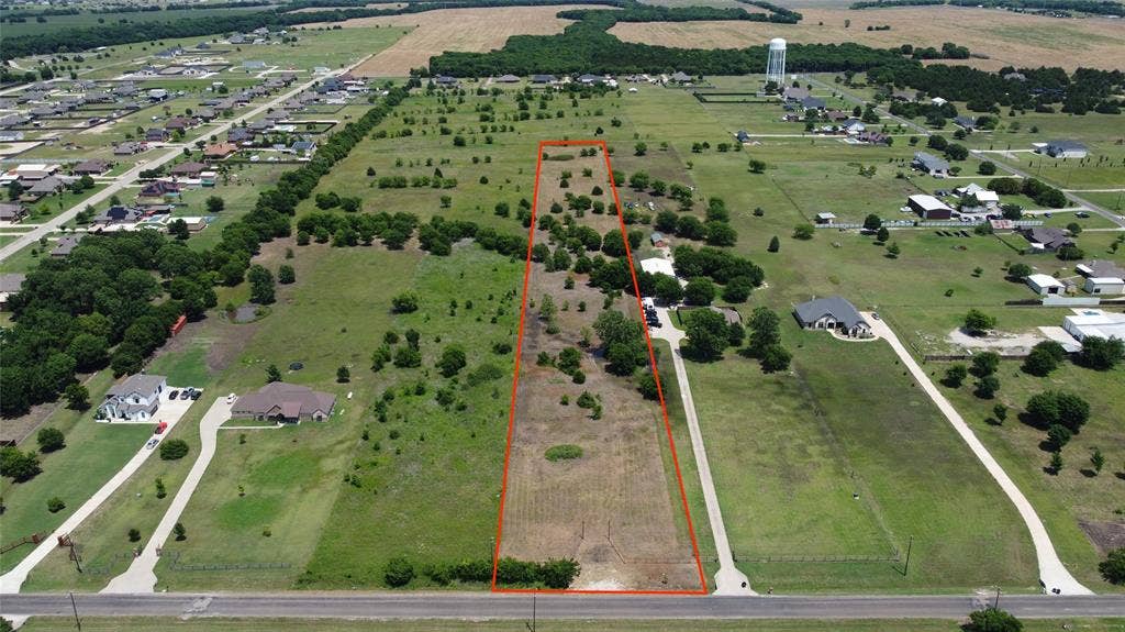 660 S Westmoreland Road, Waxahachie, TX 75167 660 S Westmoreland Road, Waxahachie, TX 75167
