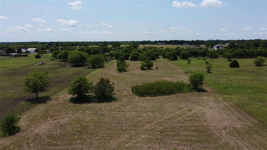 660 S Westmoreland Road, Waxahachie, TX 75167 660 S Westmoreland Road, Waxahachie, TX 75167